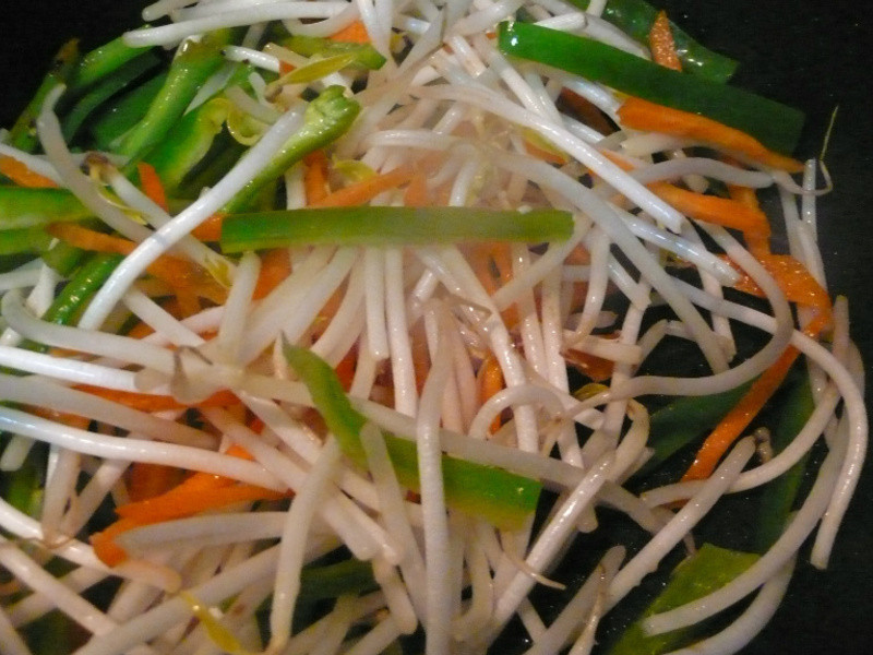 lanni ½´ÓÍÇú¼¦ÈâÆ¬³´ÇཷµÄ×ö·¨