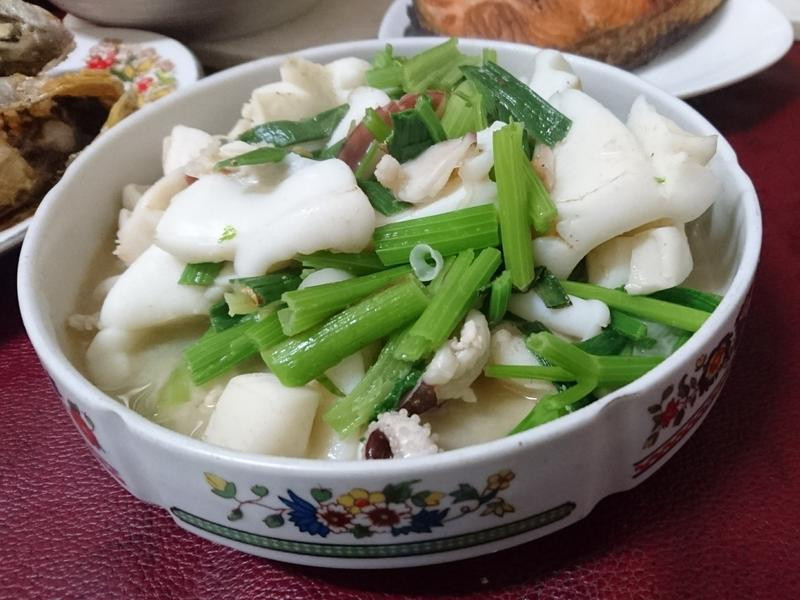 �۲����г���֦������