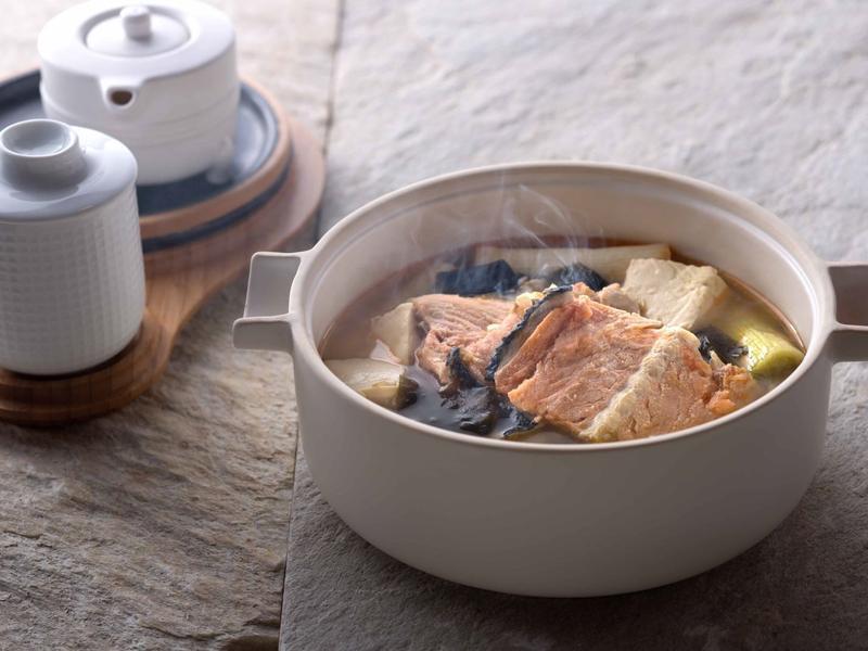 鲑鱼骨海带芽豆腐味噌汤的做法