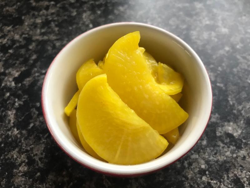 咖哩粉版醃黄萝卜的做法