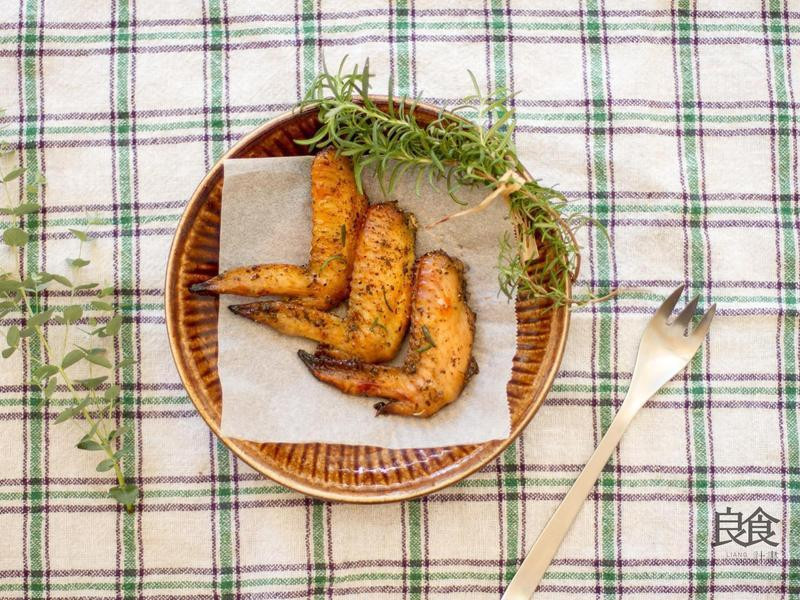 蜂蜜香料鸡翅|台东良食计画的做法