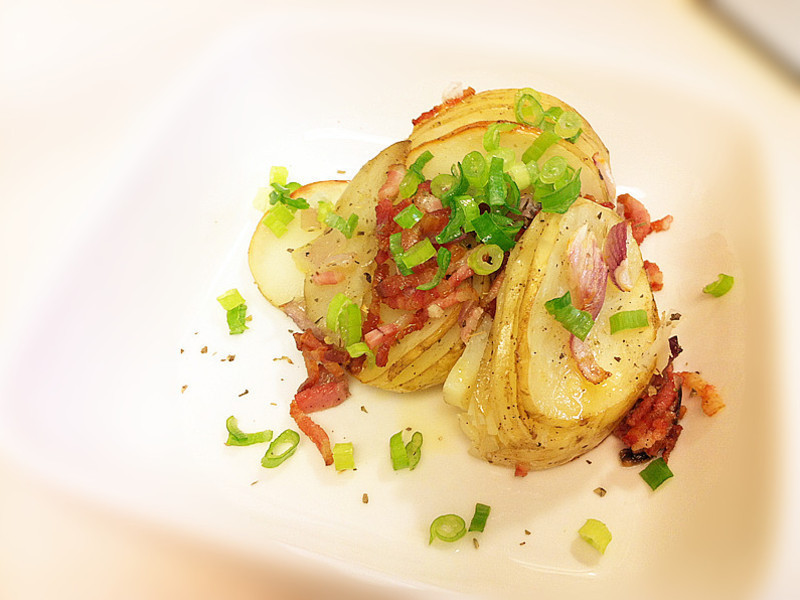 烤手风琴马铃薯( 培根)的做法