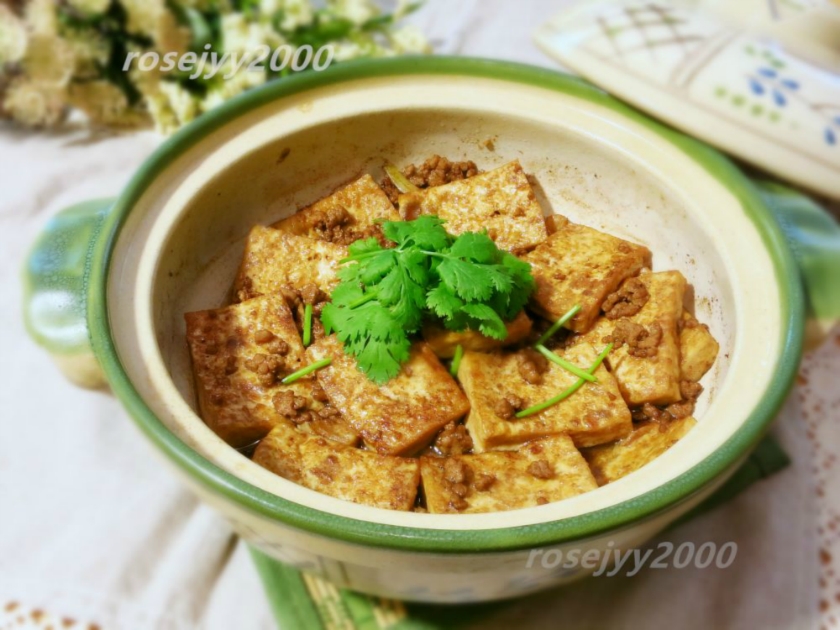 砂煲肉末焖豆腐的做法