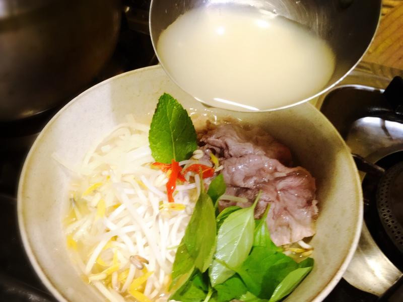 鸡骨蔬菜高汤的做法