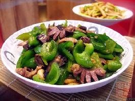 辣椒炒鸡杂的做法