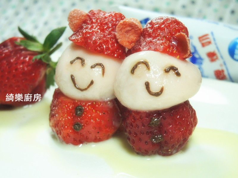草莓汤圆娃娃的做法
