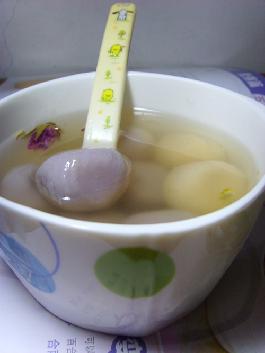 玫瑰双色汤圆的做法