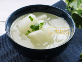 白萝卜鸡骨汤的做法