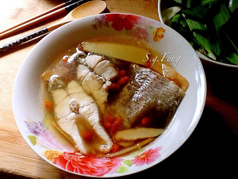 黄耆枸杞鲈鱼汤的做法