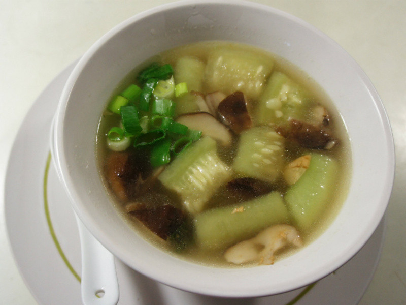 老丹~健康蔬果多_香菇丝瓜汤的做法