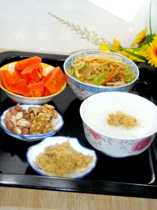 杂锦炒米粉的做法