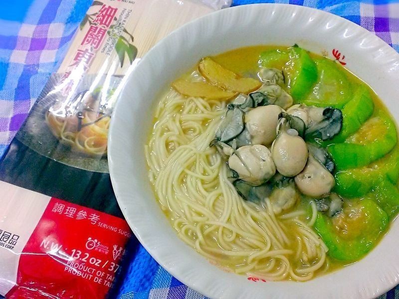 蚵ㄚ丝瓜细面【五木细关东面】的做法