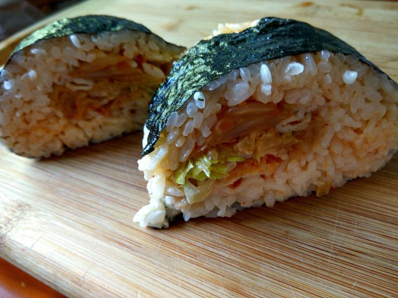 韩式泡菜肉饭团的做法