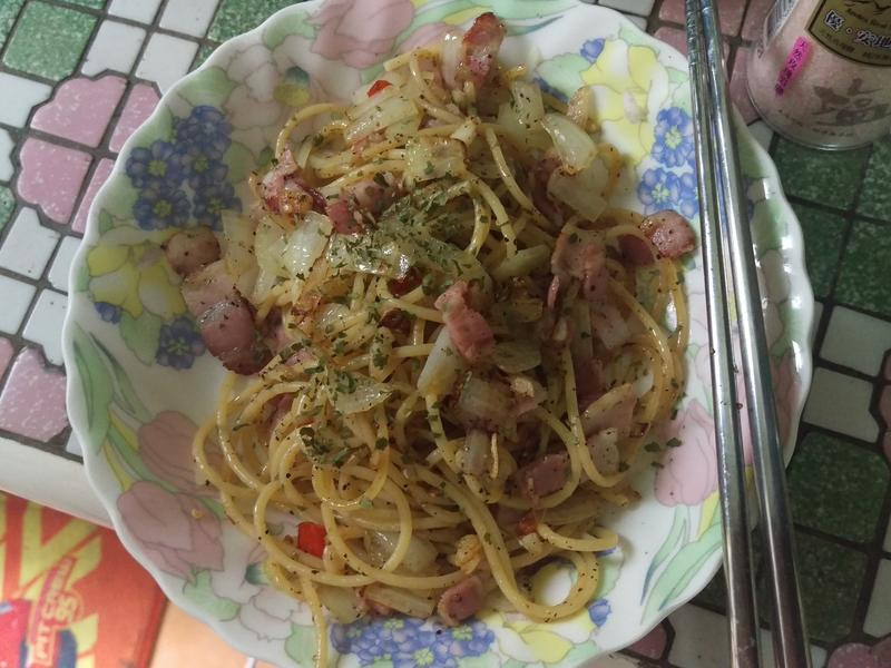 辣味蒜香培根义大利面的做法