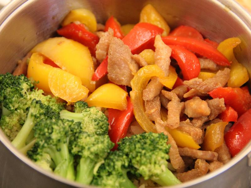 彩椒鸡丁便当的做法