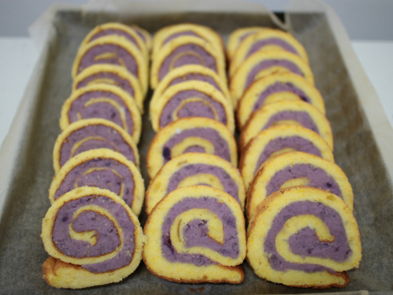 芋仔蕃薯蛋糕卷(正港)的做法