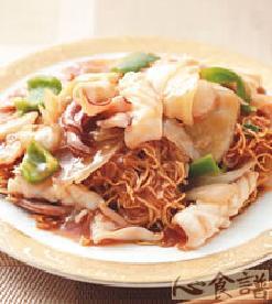 酸菜鲜鱿炒面的做法