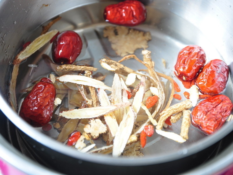 �������м���ҩ��ʯ�ߵ�����