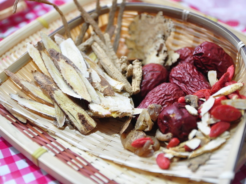 �������м���ҩ��ʯ�ߵ�����