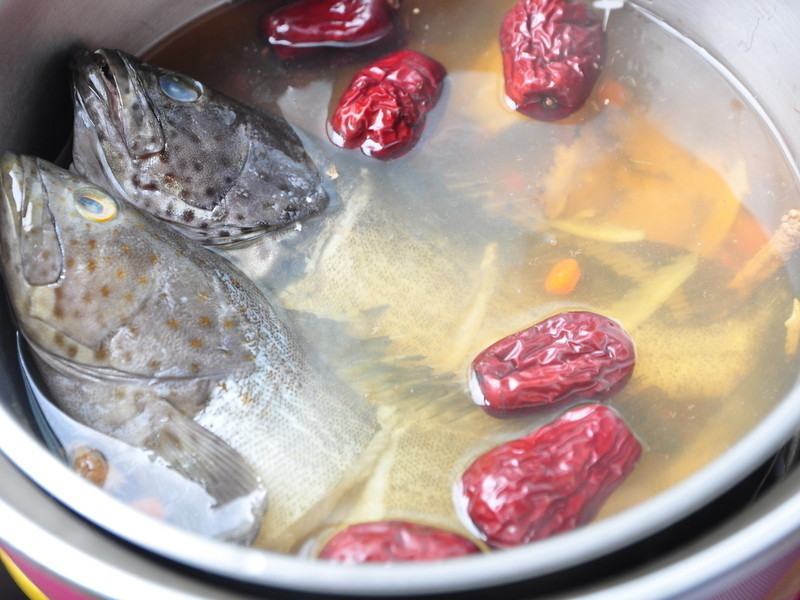 �������м���ҩ��ʯ�ߵ�����