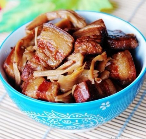 黄花菜红烧肉-黄花菜最好吃最经典做法的做法