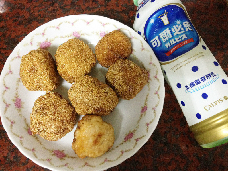 『可尔必思乳酸菌发酵乳』芝麻虾球的做法