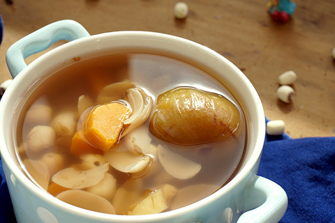 无花果莲子百合糖水的做法