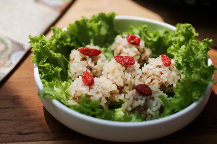 山药糯米小肉丸蒸一蒸很美味的做法