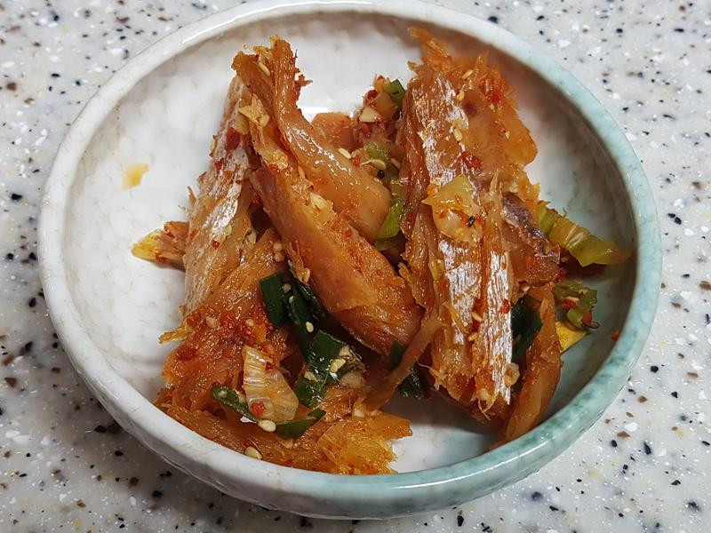 韩式凉拌明太鱼干的做法