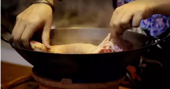 ������ɫ±���ŵ�����