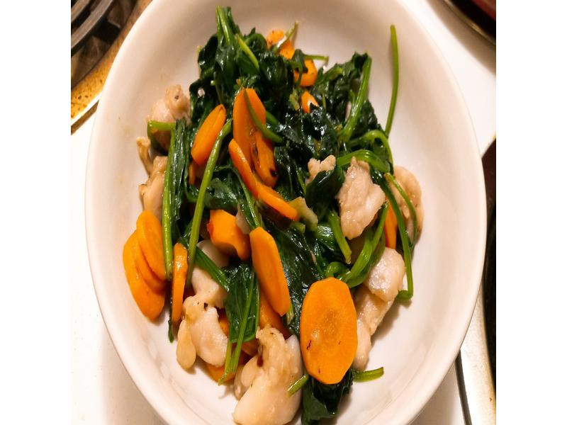 迷你菠菜炒鸡丁的做法