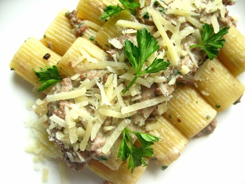 剥皮辣椒奶油肉酱面的做法