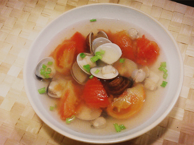 番茄蛤蜊蔬菜汤的做法