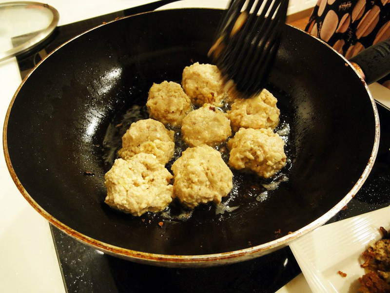 ����ʳ�ף������ײ�ʨ��ͷ������