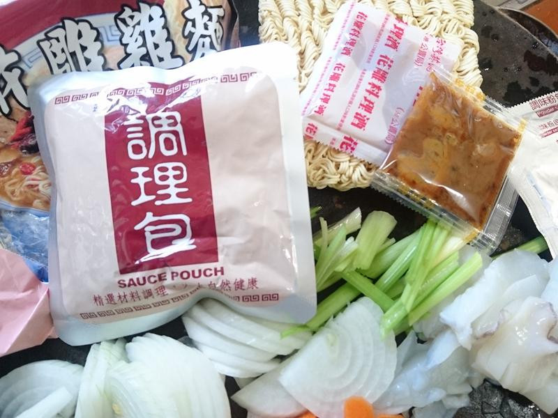 ��֦��չ���񼦳��������