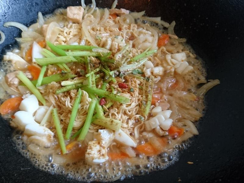 ��֦��չ���񼦳��������