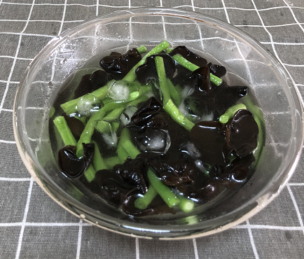 ¡¾¾ËÂè³ø·¿¡¿Á¹°èºÚľ¶ú¶¹½ÇµÄ×ö·¨