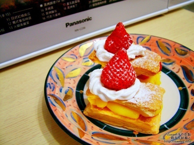 卡士达草莓千层派的做法