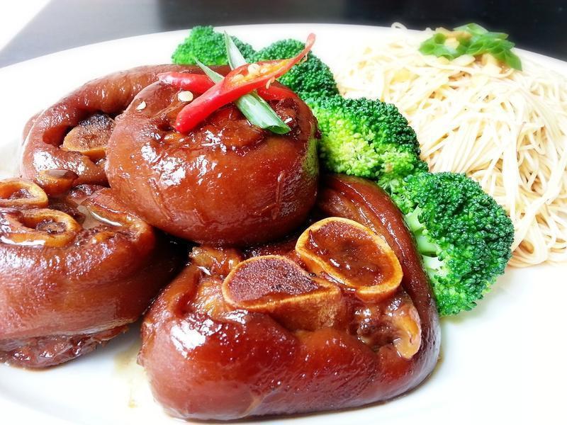 猪脚佐蒜味面线的做法