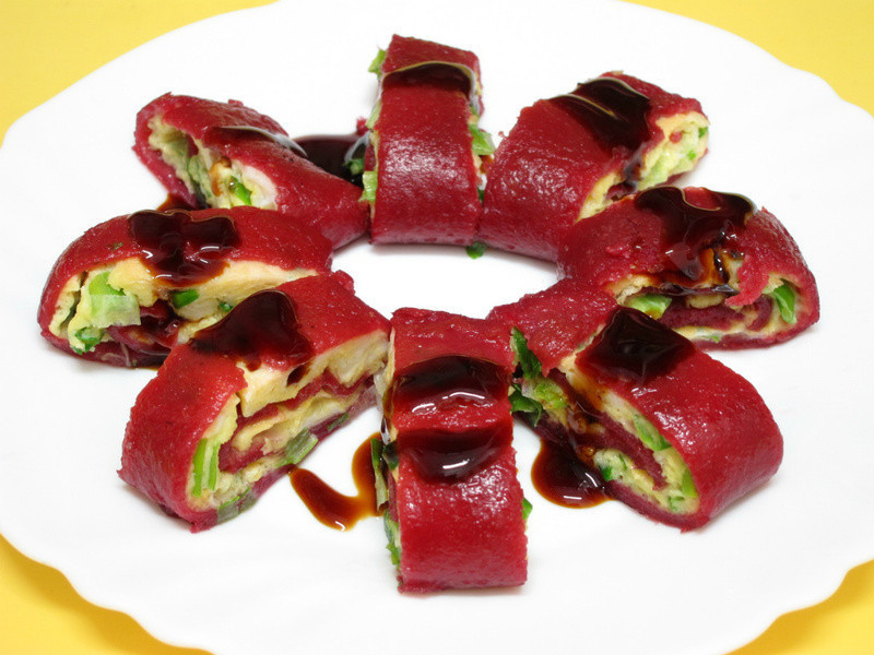 甜菜根蛋饼的做法