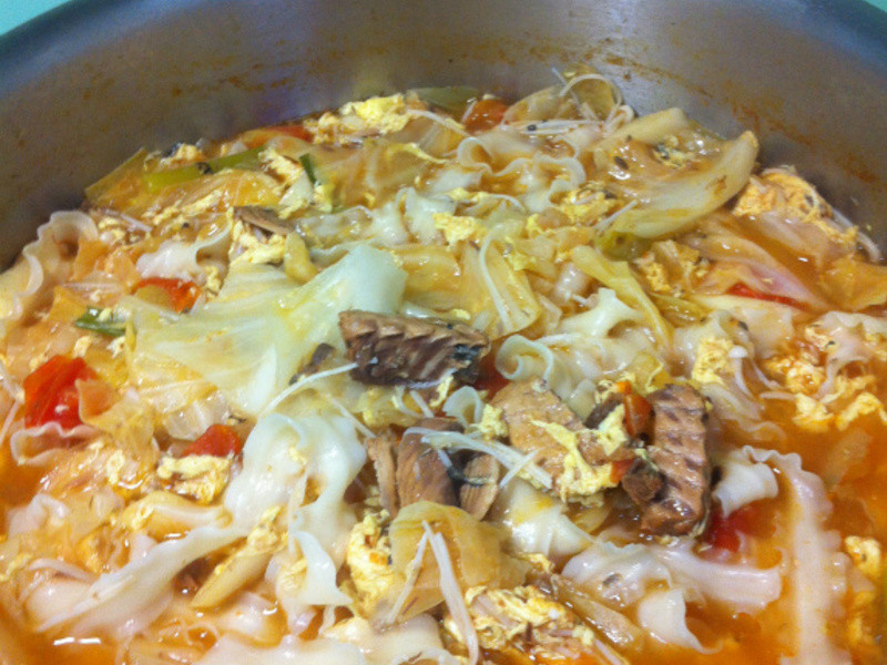 罐头美食 - 蕃茄鲭鱼面的做法