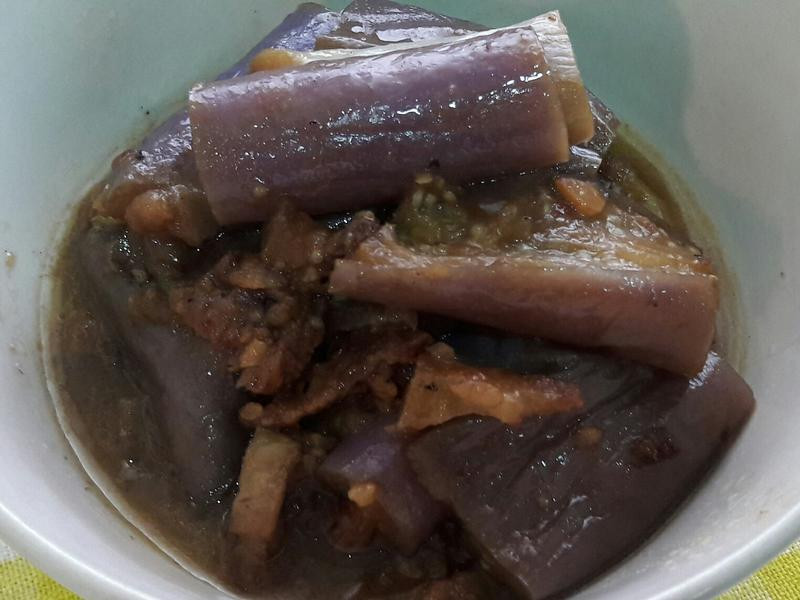 干煸五花肉丝炒茄子的做法