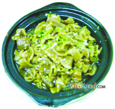 干萝卜五花肉煲的做法