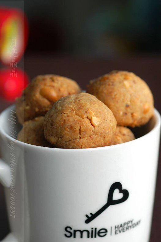 核桃花生酥球的做法