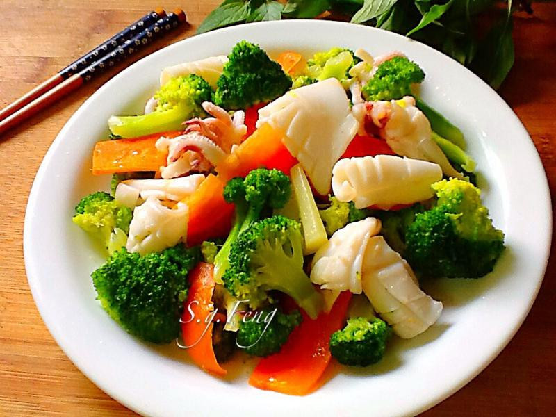 绿花椰炒小卷的做法