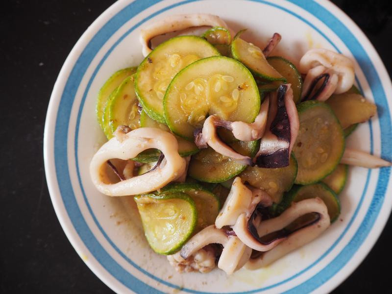 节瓜炒透抽的做法