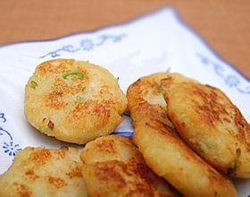 香煎土豆虾仁饼的做法