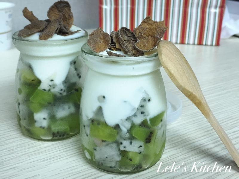 综合水果优格的做法