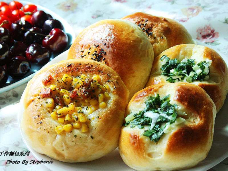 甜式面包-葱花面包&义式火腿玉米面包&椰子葡萄干面包的做法