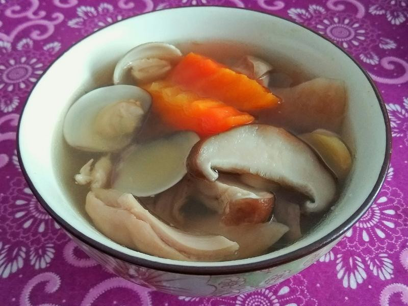 蛤蜊猪肚汤的做法